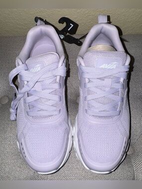 Avia light runner women’s sneakers, sz 7